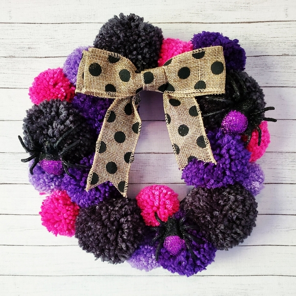 Halloween Mini Pompom Wreath - Picture 1 of 1